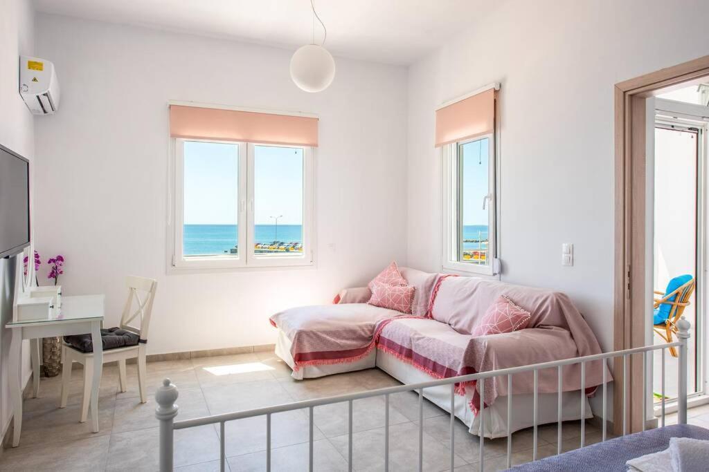 Amazing Seafront Suite 이라피트라 외부 사진